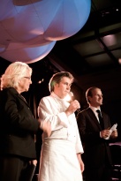 Association Suisse pour la Recherche sur l'Alzheimer, de gauche à droite: Véronique de Vilèlle, Michel Roth (Hôtel Président Wilson), Tim Brockmann (Président de l'Association)